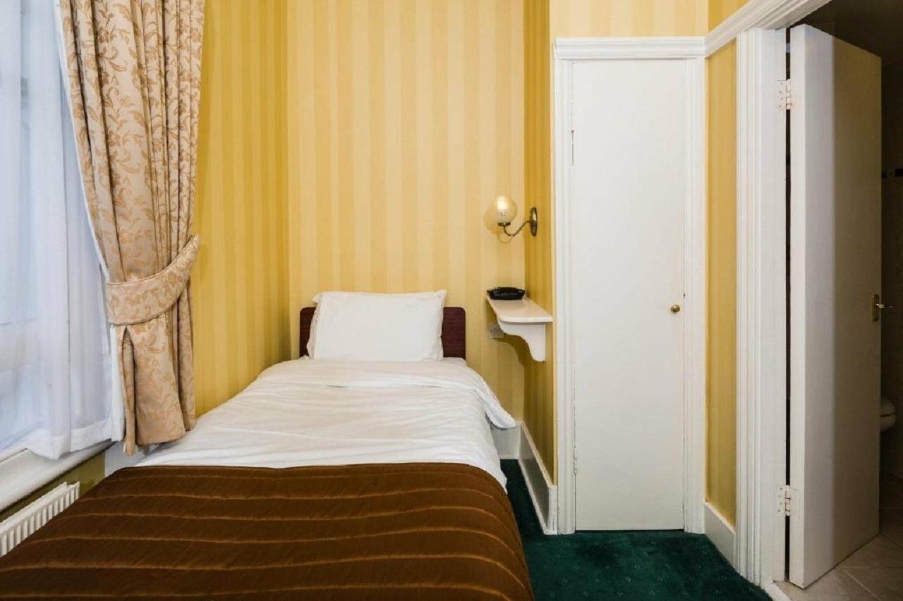 ベストウエスタン スイス コテージ ホテル ロンドン エクステリア 写真